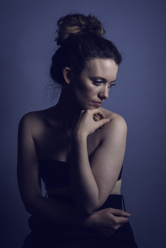 Carmody unveils her much anticipated EP “Catching Blue”.