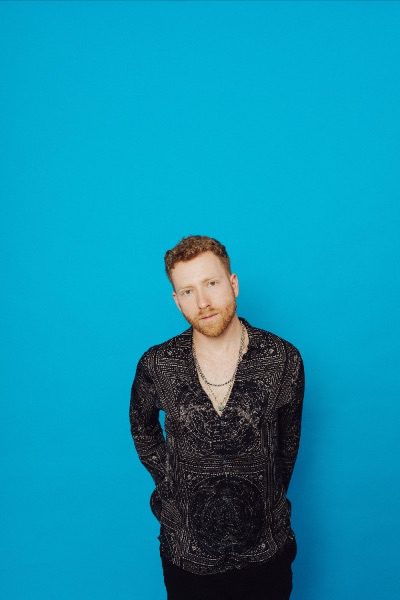 JP SAXE UNVEILS LEAD SINGLE “SOFT LANDING”