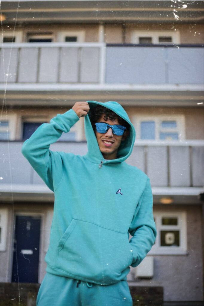 YXNG DAVE – “Colombiano”