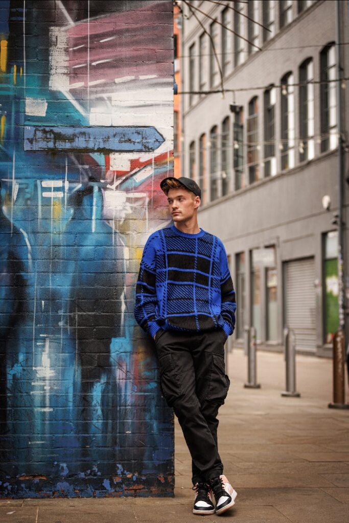 SAM OLYOTT SHARES THE NEW SINGLE ‘NEVER BE YOU’