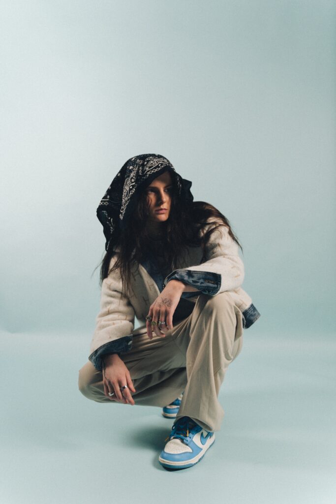 Ash Olsen – CRAZY BITCH