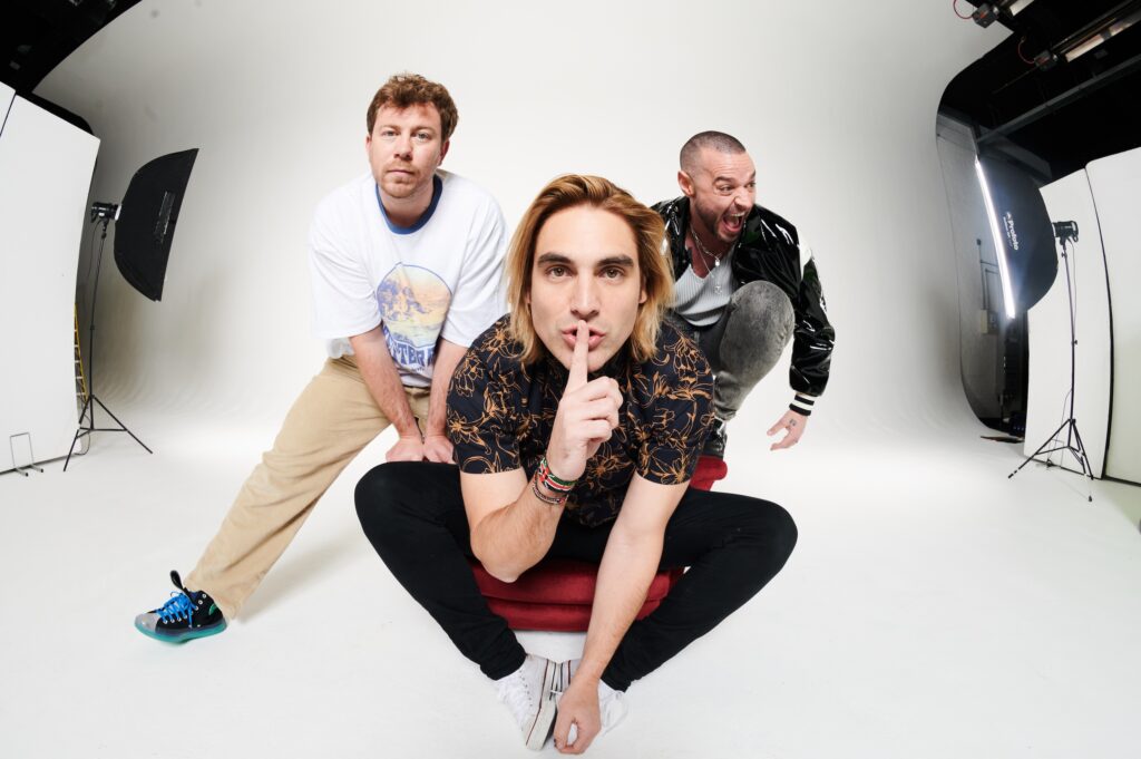 BUSTED CONTINUE THEIR 20TH ANNIVERSARY CELEBRATIONS WITH THE RELEASE OF ‘CRASHED THE WEDDING 2.0’ FEATURING ALL TIME LOW
