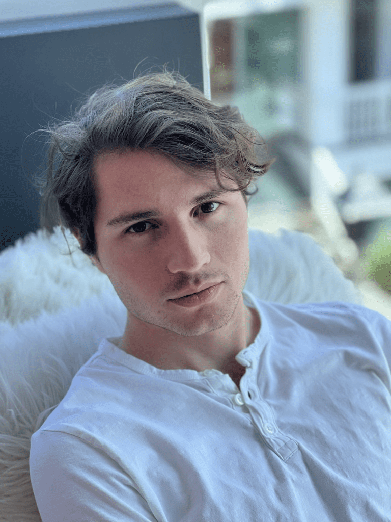 Billboard-charting singer/songwriter Kian Blume  “Parasite”