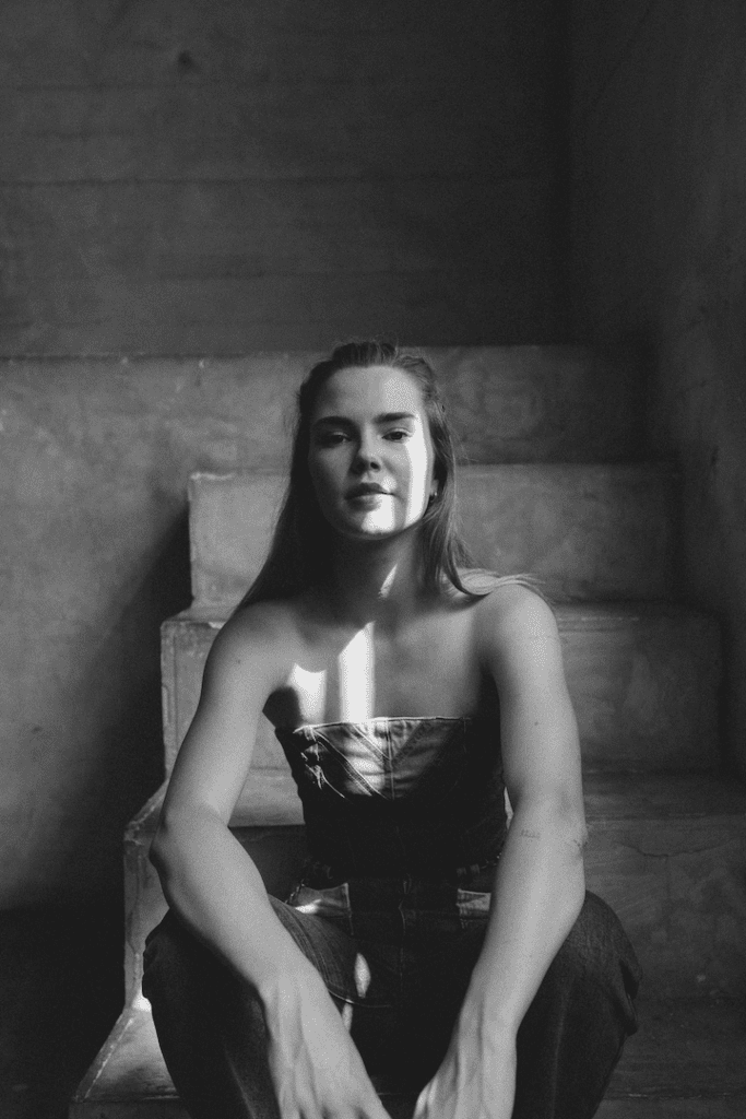 Siena Bjørn – “Down Bad”