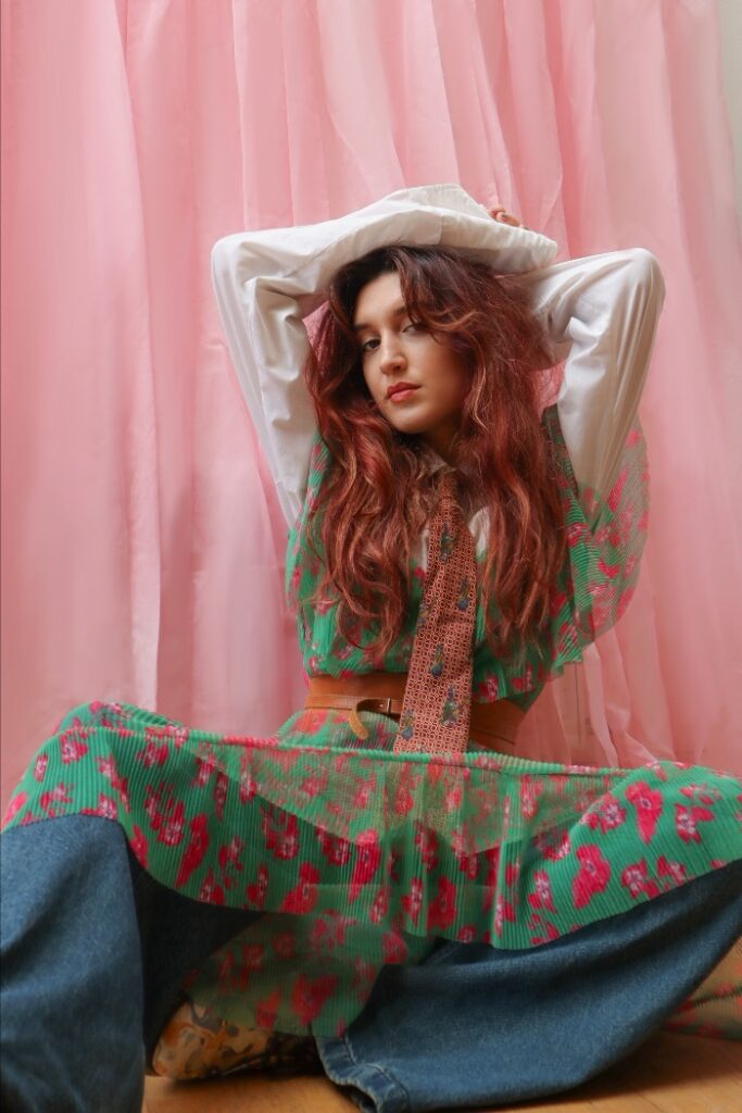 SOULFUL NEWCOMER RUBBERBAND GIRL SHARES THE DEBUT SINGLE ‘SOUTH SUBURBAN WEEKEND’