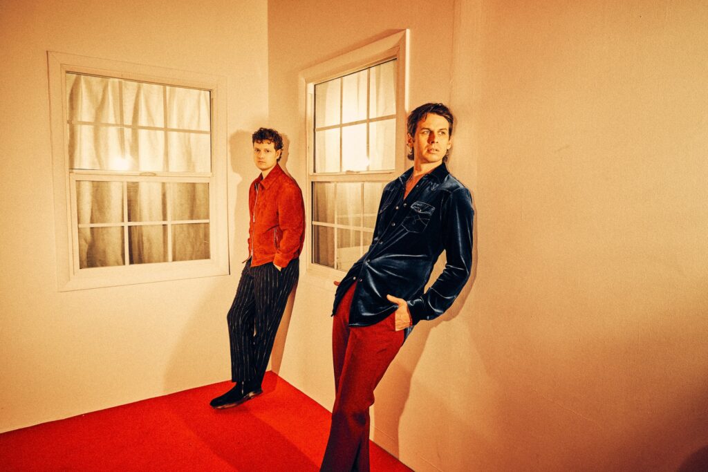 FOSTER THE PEOPLE HEAT UP THE SUMMERWITH “TAKE ME BACK”