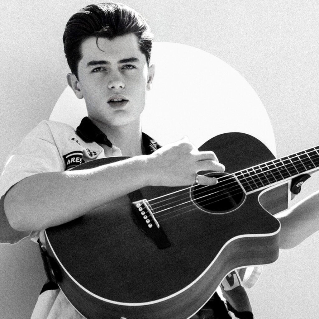 ELLIOT JAMES REAY CHANNELS THE SOUND OF ELVIS PRESLEY AND ROY ORBISON ON HIS DEBUT SINGLE ‘I THINK THEY CALL THIS LOVE’