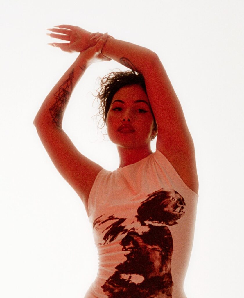 MABEL RELEASES NEW SINGLE “FEMALE INTUITION” 