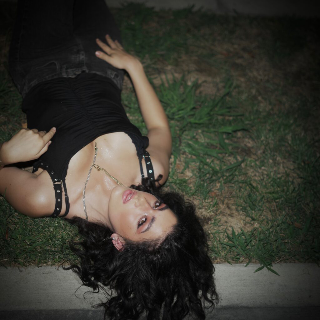 CAROLINE ROMANO REVEALS NEW SINGLE, “BODY BAG”