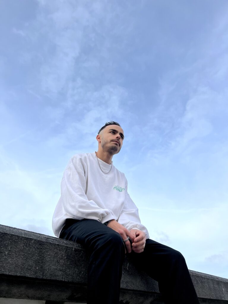 Fast – Growing music producer Thaylo unveils his single ‘Save Your Tears’