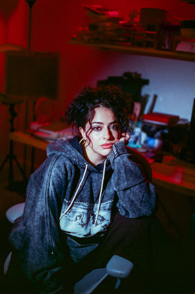 LAURA PIERI REIMAGINES HER ACCLAIMED EP WITH FRANKIE (ON THE DANCEFLOOR)
