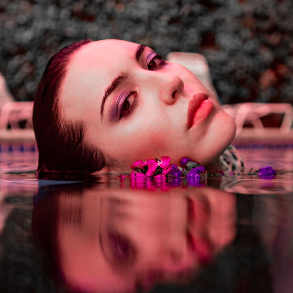 ANA LUNA SHARES NEW SINGLE “BLEEDING PEN” & ANNOUNCES DEBUT ALBUM OUT NOVEMBER 7