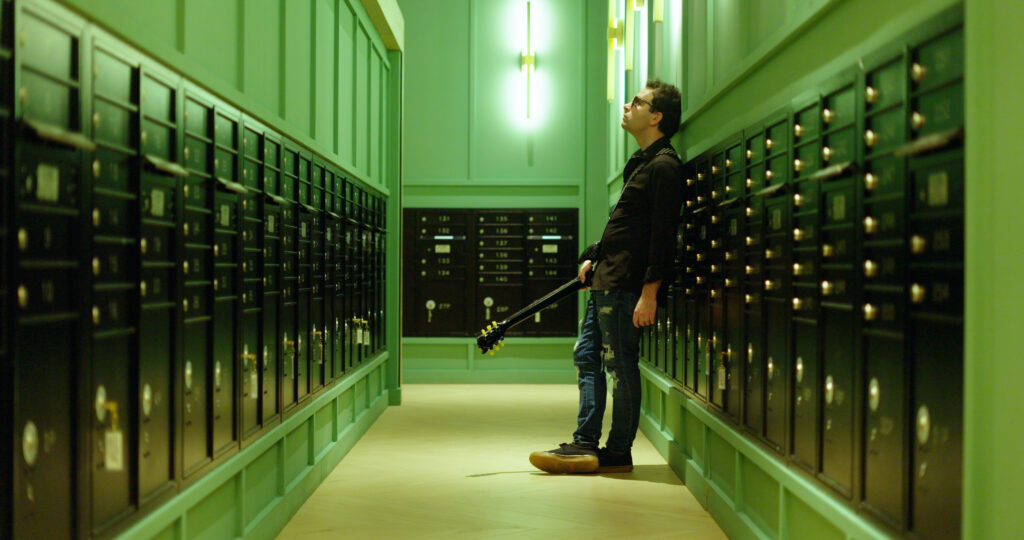 RISING ALT-ROCK ARTIST KIND VILLAIN REFLECTS ON NEURODIVERSITY WITH HIS NEW SINGLE ‘I’M A LITTLE OFF’