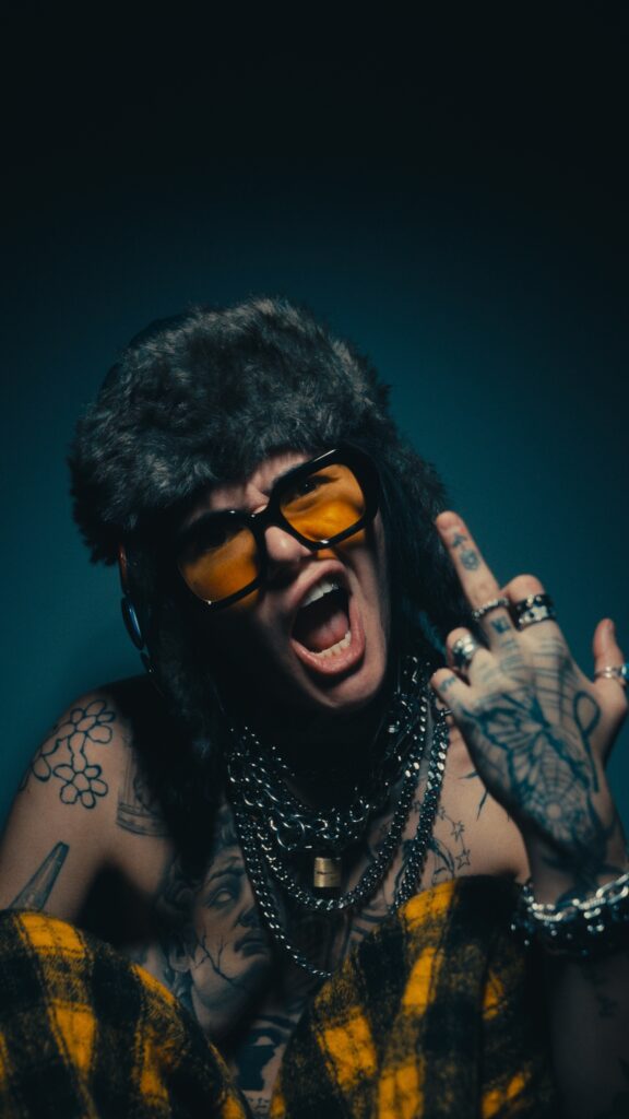 CHLOE STAR REVEALS NEW SINGLE, “EMERGENCY CONTACT”