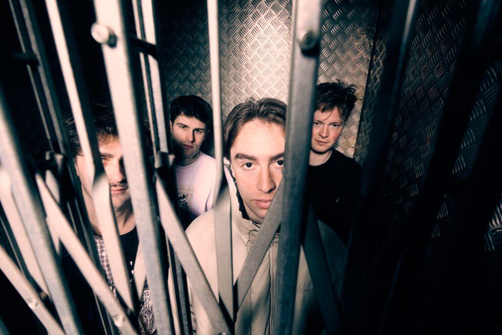 INDIE RISERS BLACK LOUNGE SHARE THE NEW SINGLE ‘WELCOME HOME’