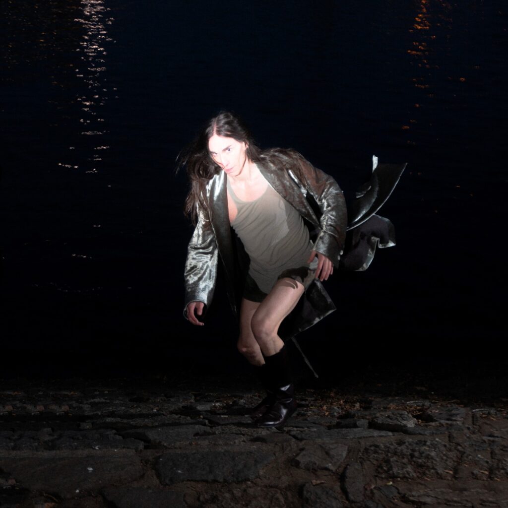 London Experimental Pop Artist Giora Shares ‘POWER CANDY’, Announces FREEWAY EP