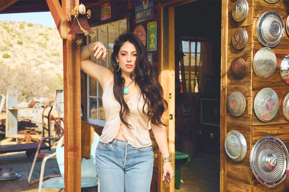 Sheva Elliot new single “Birds of a Feather”