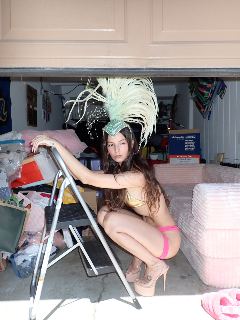 CASANDRA UNVEILS NEW ALBUM ‘ISLA TRANQUILITA’